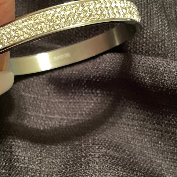None Jewelry - Stainless Steel Rhinestone bangle 💎 very pretty